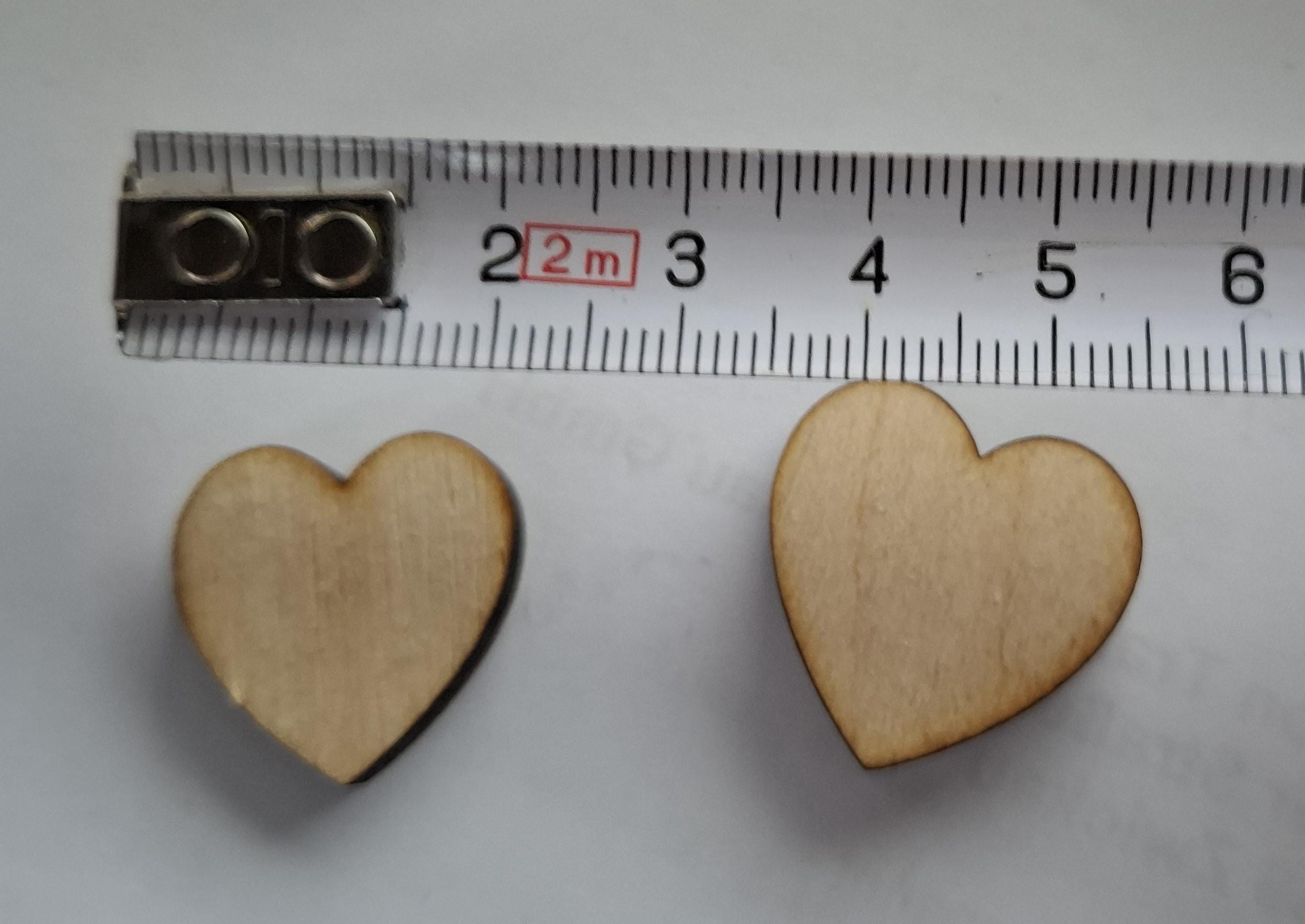 100 Kleine Herzen aus hellem Sperrholz - Perfekt zum Basteln, Dekorieren, Bemalen & als Geschenk - Vielseitige DIY-Deko - PUS Design – Bild 4