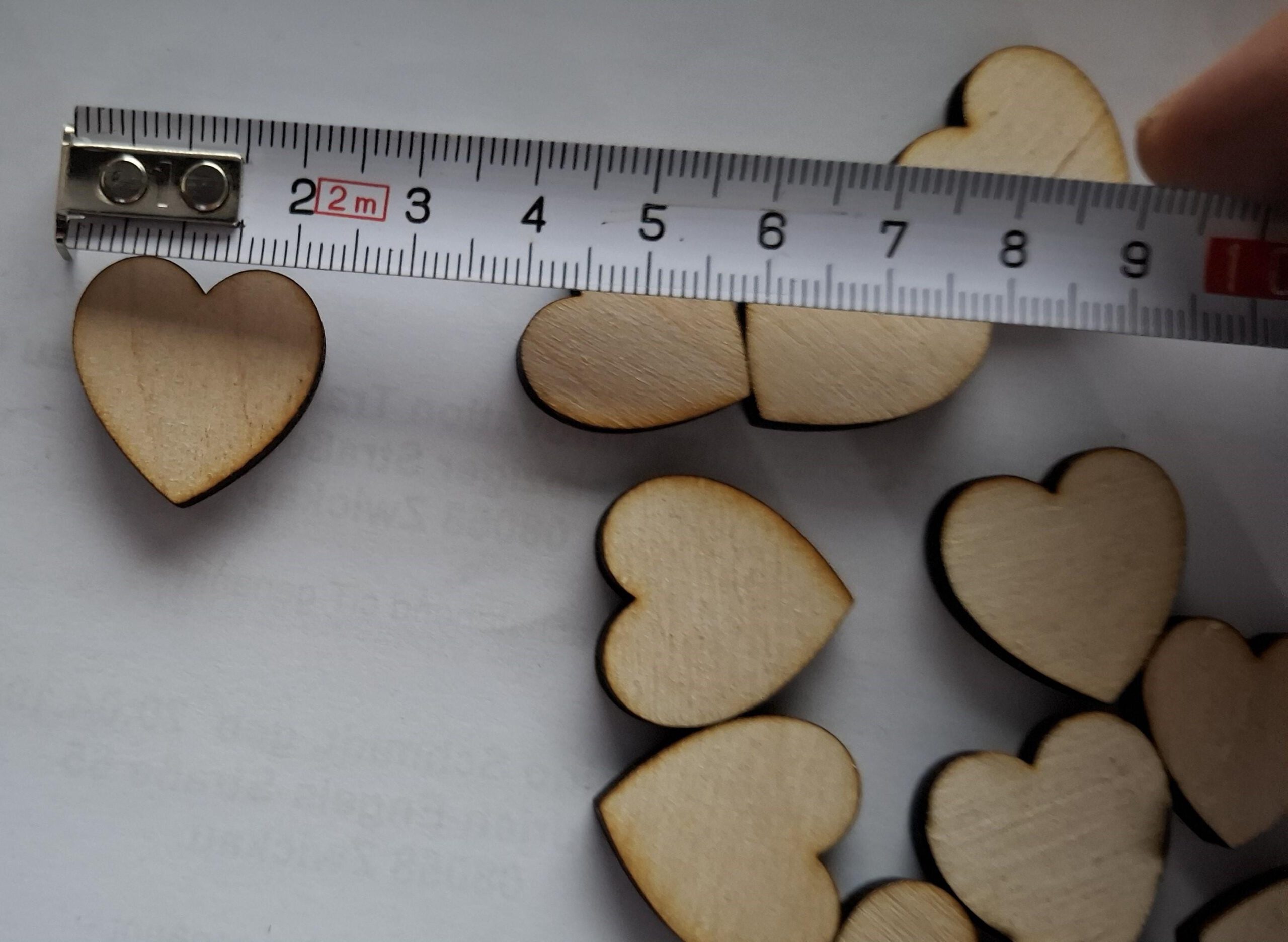 100 Kleine Herzen aus hellem Sperrholz - Perfekt zum Basteln, Dekorieren, Bemalen & als Geschenk - Vielseitige DIY-Deko - PUS Design – Bild 3